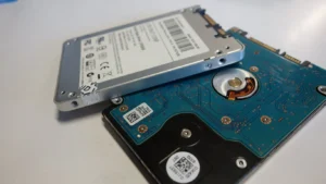 Najczęstsze problemy z dyskami SSD i HDD – diagnostyka i naprawa