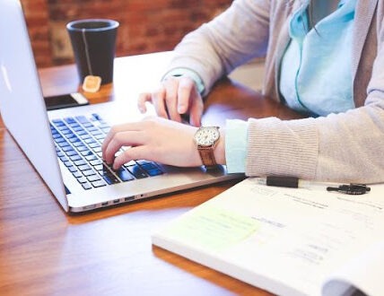 Pożyczki online – jak wybrać bezpieczną i szybką ofertę?