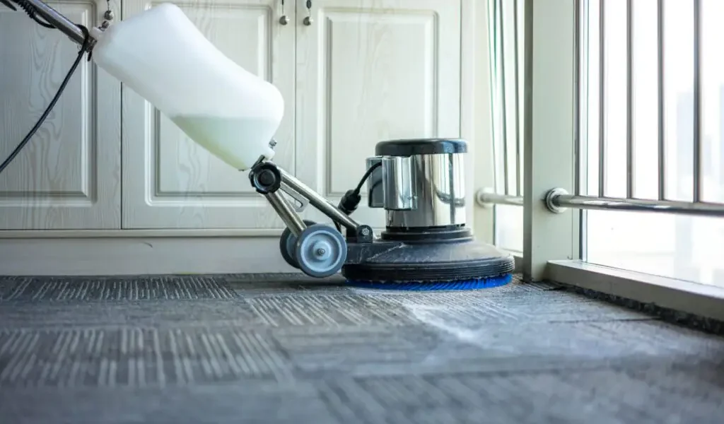 Profesjonalne czyszczenie wykładzin i tapicerki w biurach, hotelach i obiektach komercyjnych w Krakowie