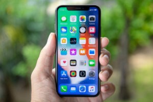 Hybrydowe szkło hartowane do iPhone - czym różni się od tradycyjnego szkła i folii?