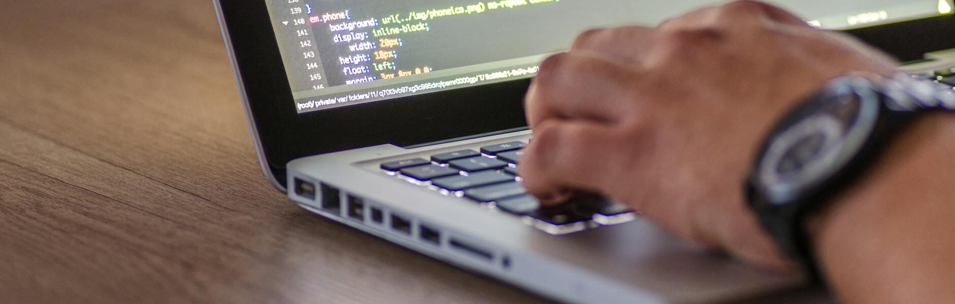 Przewodnik po migracji do chmury: jak bezpiecznie i efektywnie przenieść infrastrukturę IT