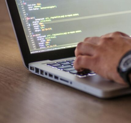 Przewodnik po migracji do chmury: jak bezpiecznie i efektywnie przenieść infrastrukturę IT