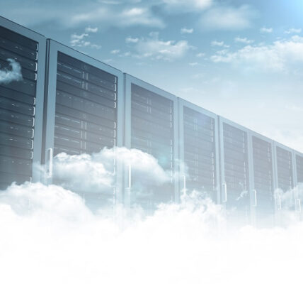 Chmura publiczna vs prywatna vs hybrydowa – kompletny przewodnik dla firm i deweloperów