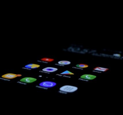 DNS, firewall i VPN w Androidzie – jak ograniczyć śledzenie systemowe