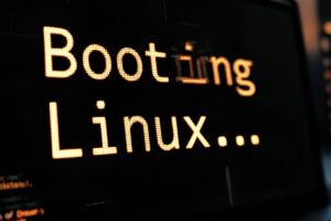 Diagnostyka i naprawa problemów w Linuxie – od logów po wydajność