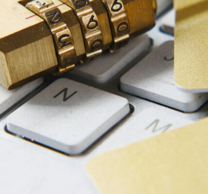 Hasła vs Passkeys vs MFA – co wybrać w 2026 roku