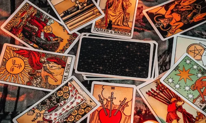 Najlepsze wróżby online typu „tak czy nie” – porównanie