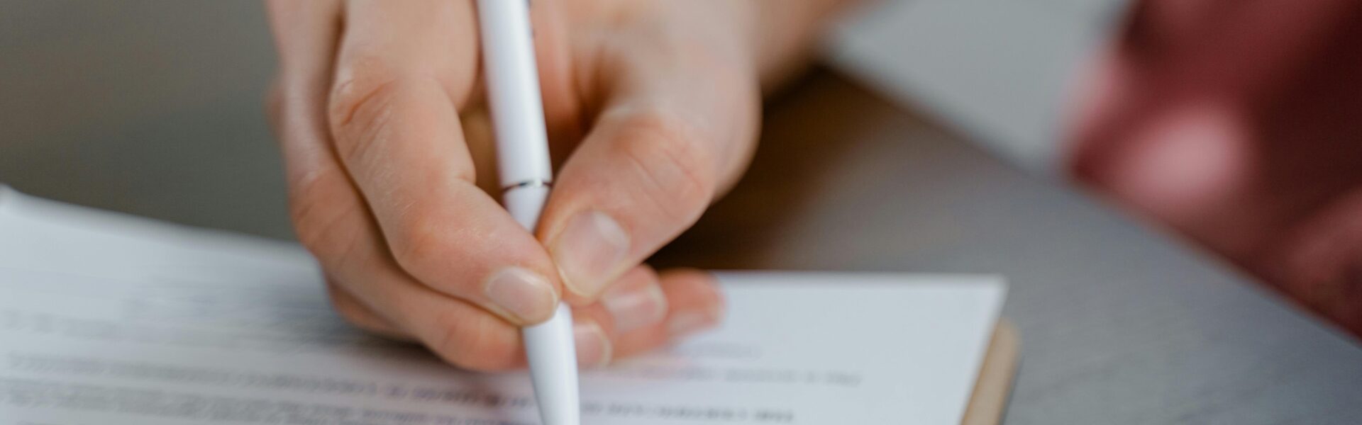 Czy można sprzedać mieszkanie po podpisaniu umowy deweloperskiej?