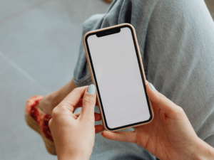 Jak nie przepłacić za internet w roamingu UE? 10 praktycznych zasad dla podróżujących