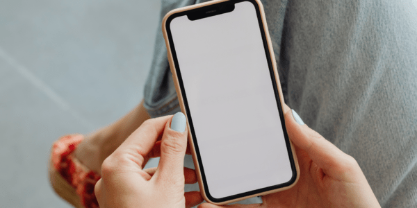 Jak nie przepłacić za internet w roamingu UE? 10 praktycznych zasad dla podróżujących