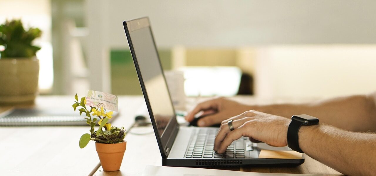 Faktoring online: poradnik dla małych i średnich firm