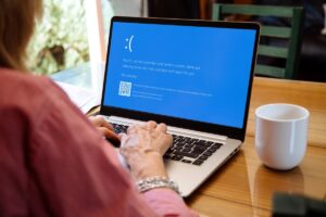 Co dzieje się z bezpieczeństwem systemu po wielu miesiącach bez restartu