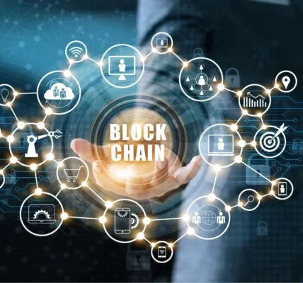 Deterministyczność w smart kontraktach – dlaczego blockchain nie może być „losowy”