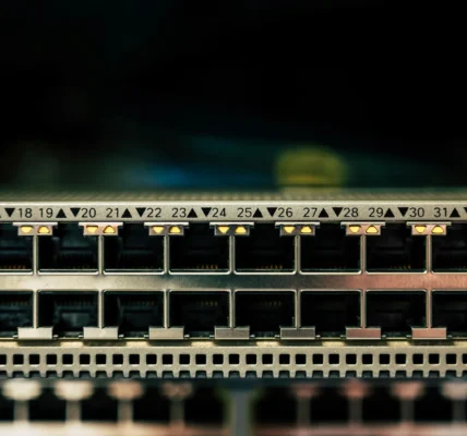 Dlaczego porty w systemie są otwarte mimo braku aplikacji – analiza połączeń sieciowych (Windows 11 + bezpieczeństwo)