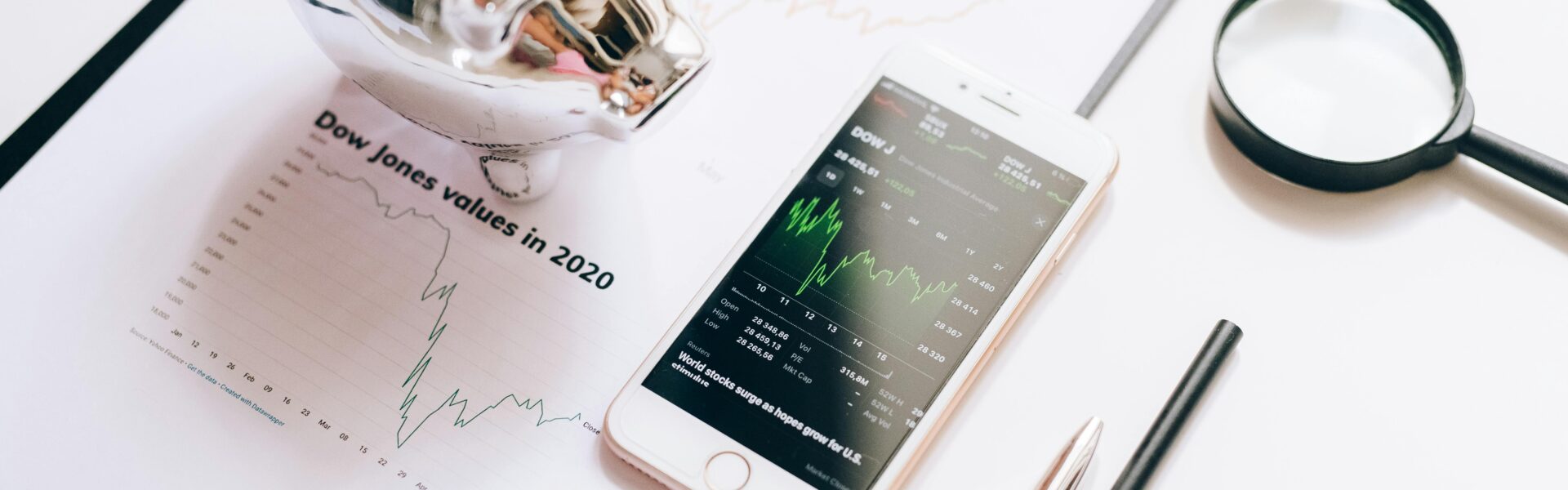 Jak zmiany stóp procentowych wpływają na raty kredytów hipotecznych