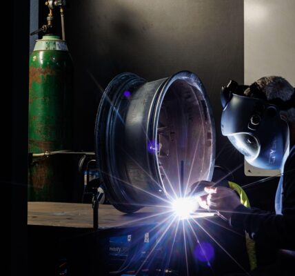 Dlaczego felgi stalowe 16 cali są jednym z najczęściej wybieranych rozmiarów?