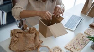 Gdzie kupować kartony do sklepu internetowego