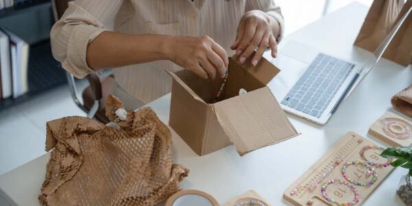 Gdzie kupować kartony do sklepu internetowego
