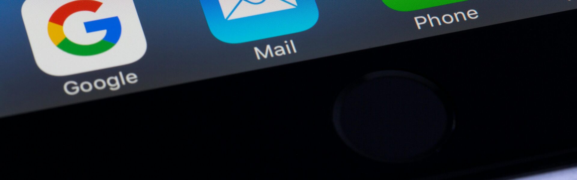 Jak ogarnąć prywatność maila i nie dać się wkręcić