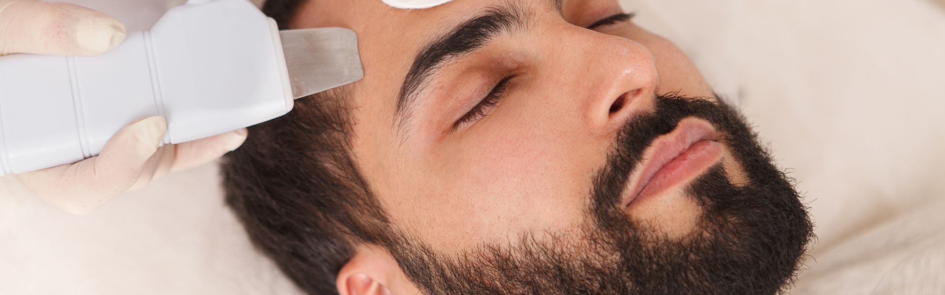 Zabiegi kosmetyczne dla mężczyzn - jakie warto wybrać?