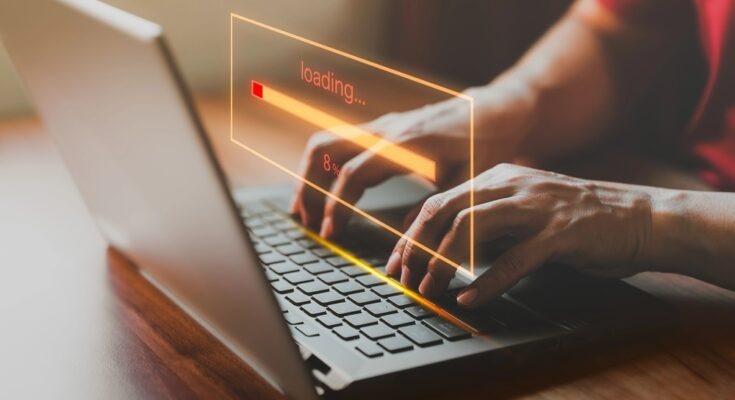 Dlaczego internet jest wolny mimo dobrego łącza? Kompleksowa analiza problemów sieciowych