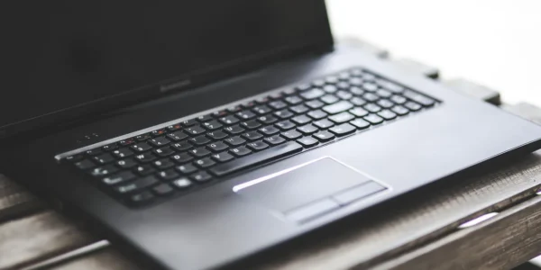 Dlaczego komputer długo się uruchamia? Analiza procesu bootowania krok po kroku