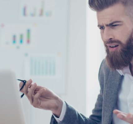 Dlaczego komputer długo się uruchamia – analiza procesu bootowania