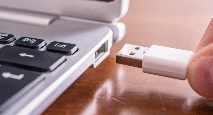 Dlaczego urządzenia (USB, GPU, dysk) działają niestabilnie? Problem sterowników i kompatybilności