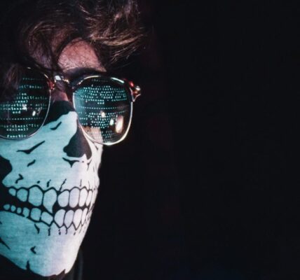 Dziecko otrzymuje podejrzane wiadomości na Messengerze – jak rozpoznać grooming i phishing