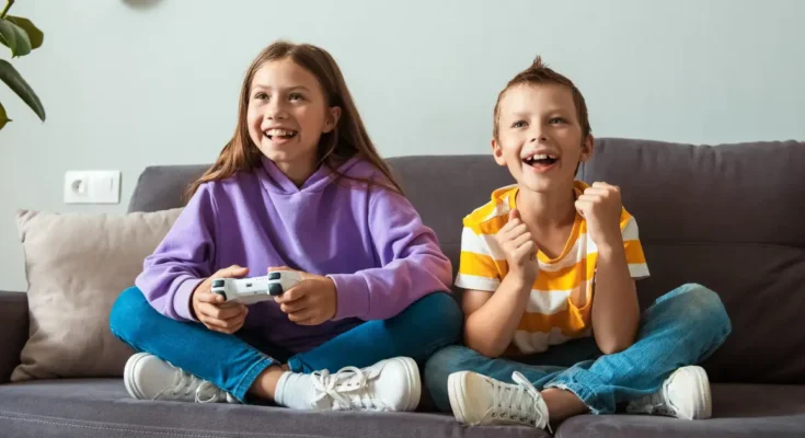 Gry online i czaty głosowe – jak obcy kontaktują się z dziećmi