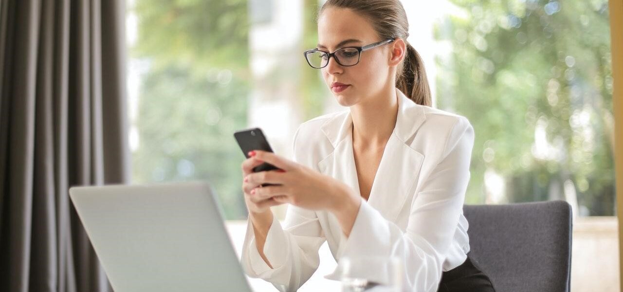 Internet mobilny działa, ale aplikacje nie mają dostępu do sieci (Android)