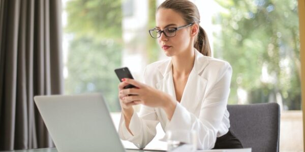 Internet mobilny działa, ale aplikacje nie mają dostępu do sieci (Android)