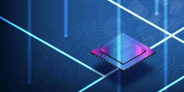 Jak działa cgroups w Linux i jak ograniczyć zużycie CPU/RAM przez procesy