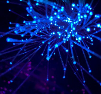 Jak działa routing wieloskokowy (multi-hop routing) poza Tor – technologie i zastosowania