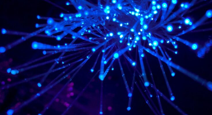 Jak działa routing wieloskokowy (multi-hop routing) poza Tor – technologie i zastosowania