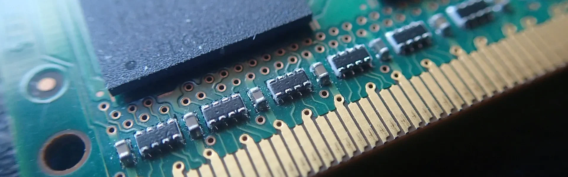 Jak działa system swap w Linux i dlaczego komputer zwalnia mimo wolnego RAM