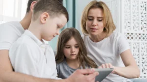 Jak ograniczyć czas ekranowy dziecka bez konfliktów