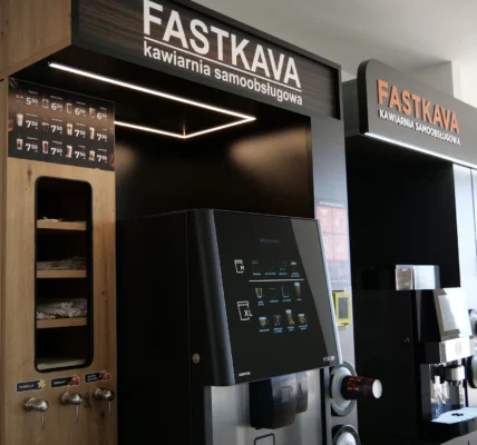 Kawiarnia franczyzowa jako biznes przyszłości – jak technologia i FASTKAVA zmieniają rynek kawy