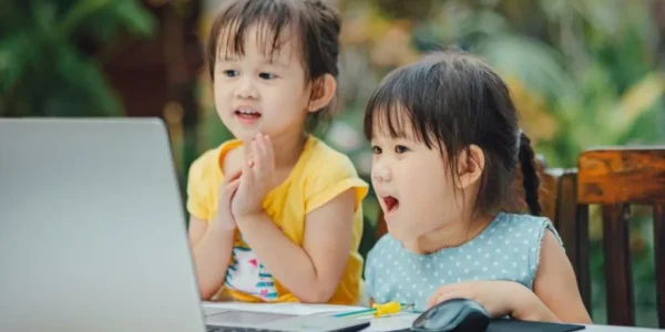 Kontrola rodzicielska w 2026 – jak naprawdę monitorować telefon dziecka bez naruszania prywatności