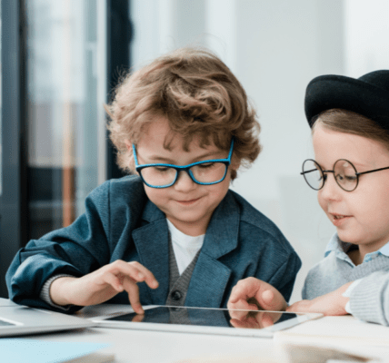 Szkoła online i konta uczniów – jak zabezpieczyć dziecko przed przejęciem konta