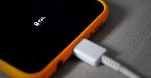 Telefon ładuje się bardzo wolno mimo szybkiej ładowarki – co blokuje szybkie ładowanie