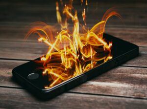 Telefon nagrzewa się podczas ładowania – czy to normalne i kiedy to problem