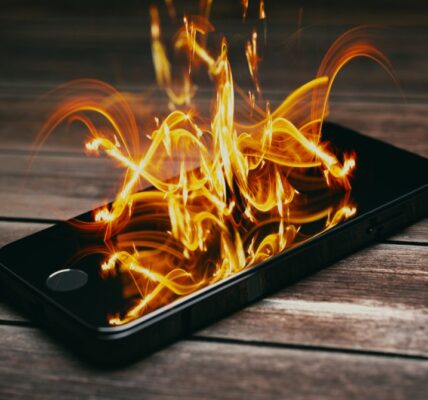 Telefon nagrzewa się podczas ładowania – czy to normalne i kiedy to problem