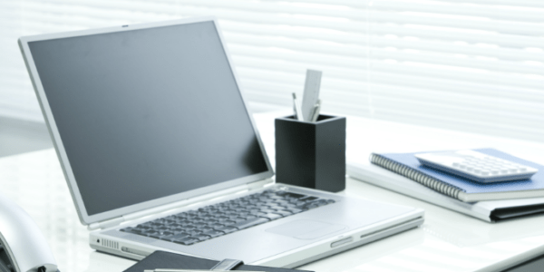 Windows 11 bardzo długo się wyłącza – system „zatrzymuje się” przy zamykaniu