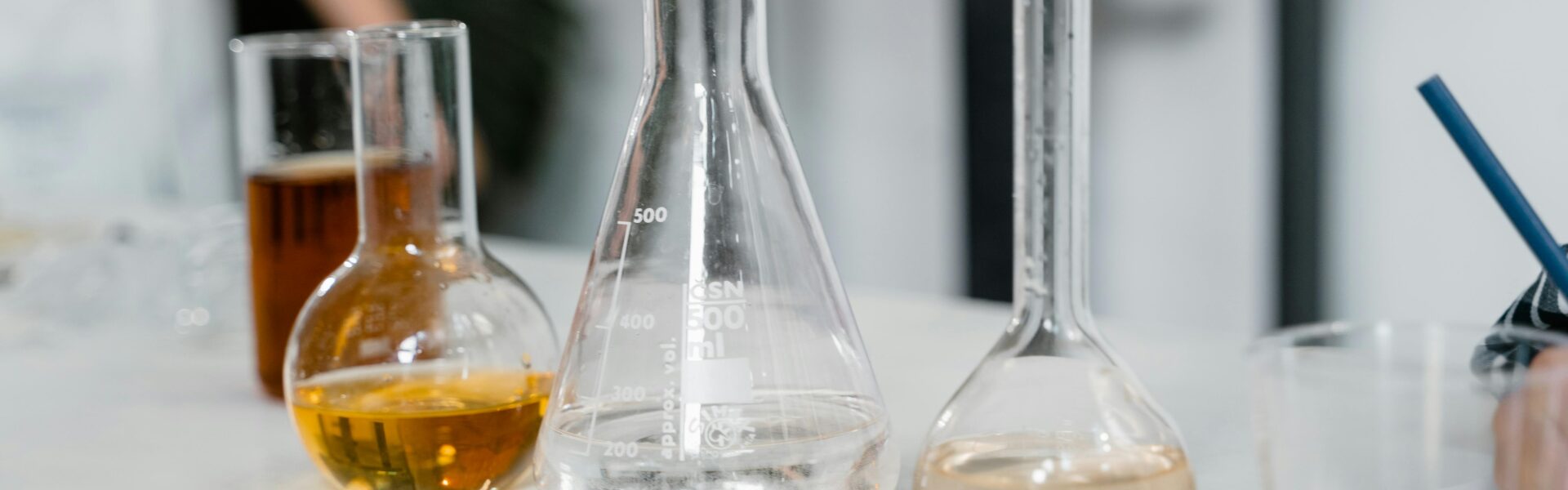 Jakie są właściwości fizyczne chlorku cynku?