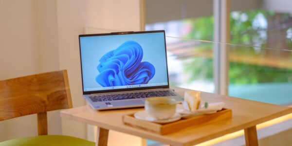 Dlaczego Windows 11 nagle zużywa 100% RAM po aktualizacji?