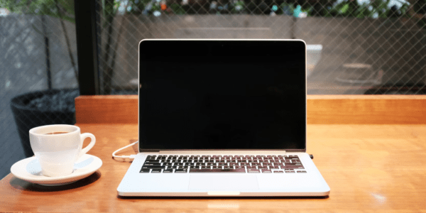 Przyszłość Laptopów: Dlaczego Lekkość I Długi Czas Pracy Stają Się Ważniejsze Niż Sama Moc