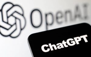 Czy ChatGPT zapisuje wszystko co piszesz? Jak naprawdę działa prywatność rozmów z AI