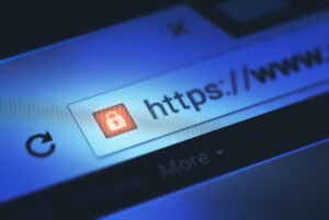 Fingerprinting przeglądarki – jak strony identyfikują użytkownika