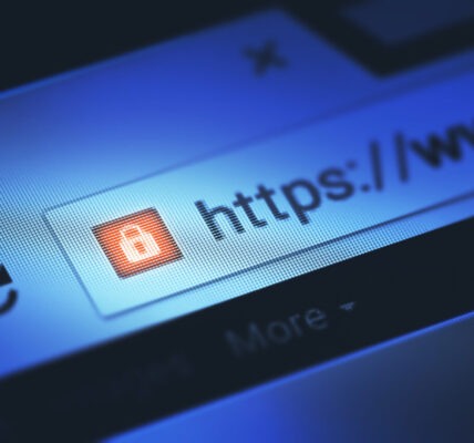Fingerprinting przeglądarki – jak strony identyfikują użytkownika